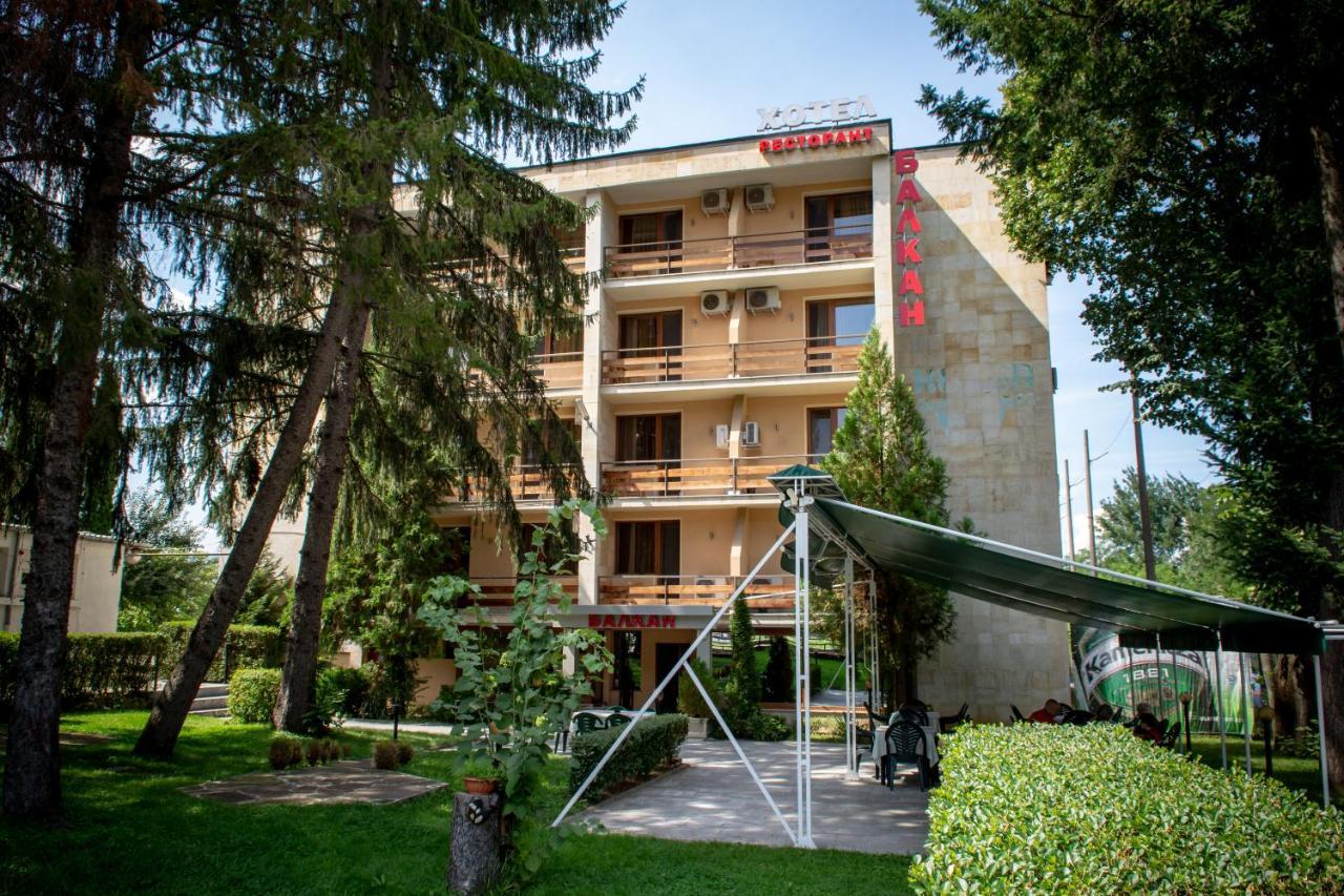 Hotel Balkan Botevgrad Exterior foto